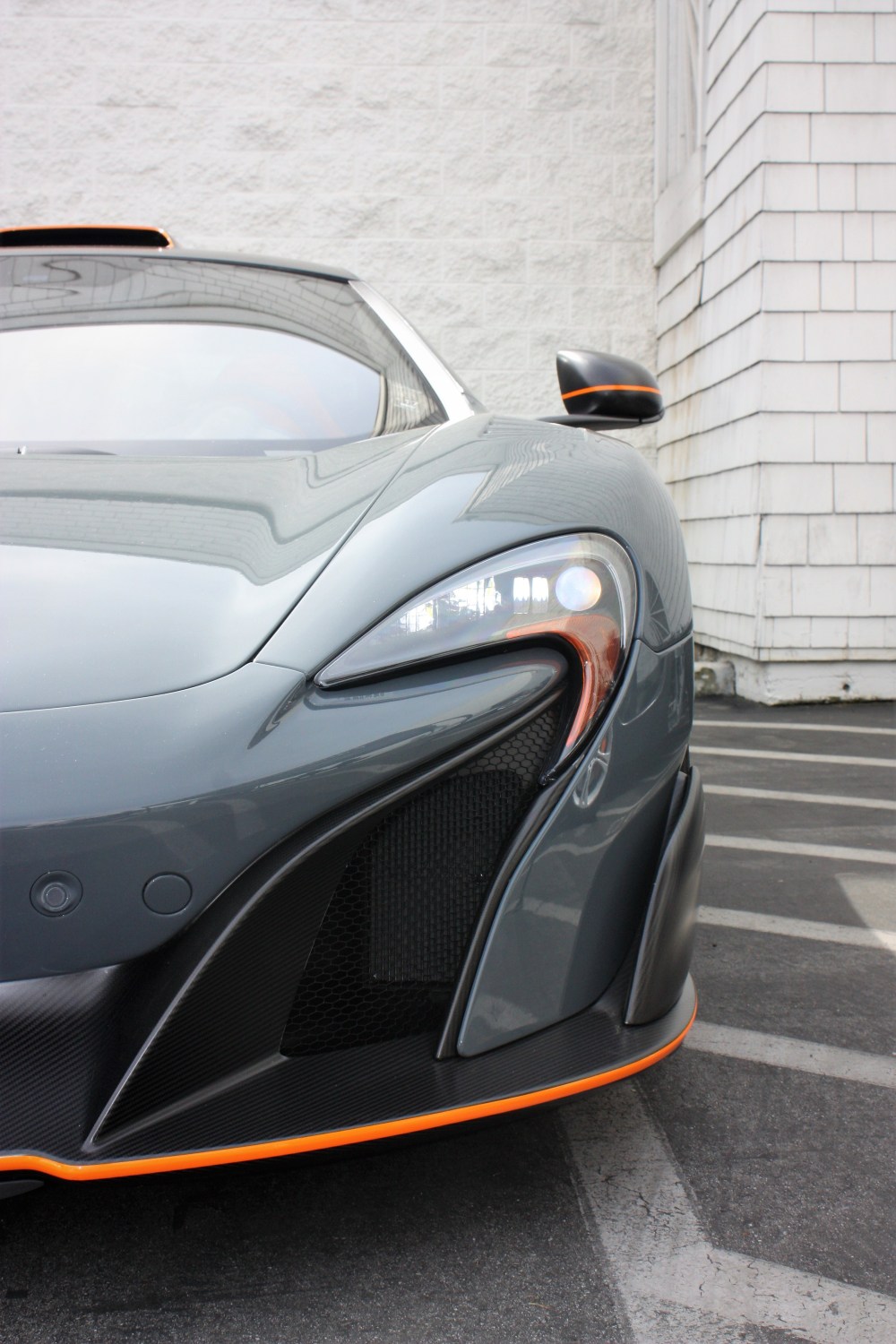 675LT right headlight