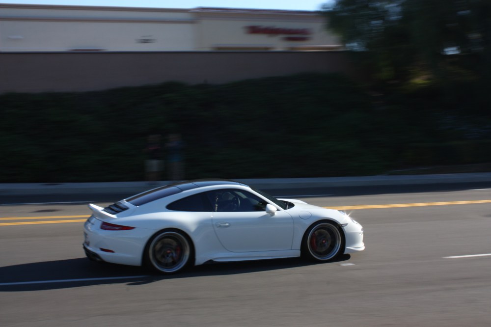 white 911 pan