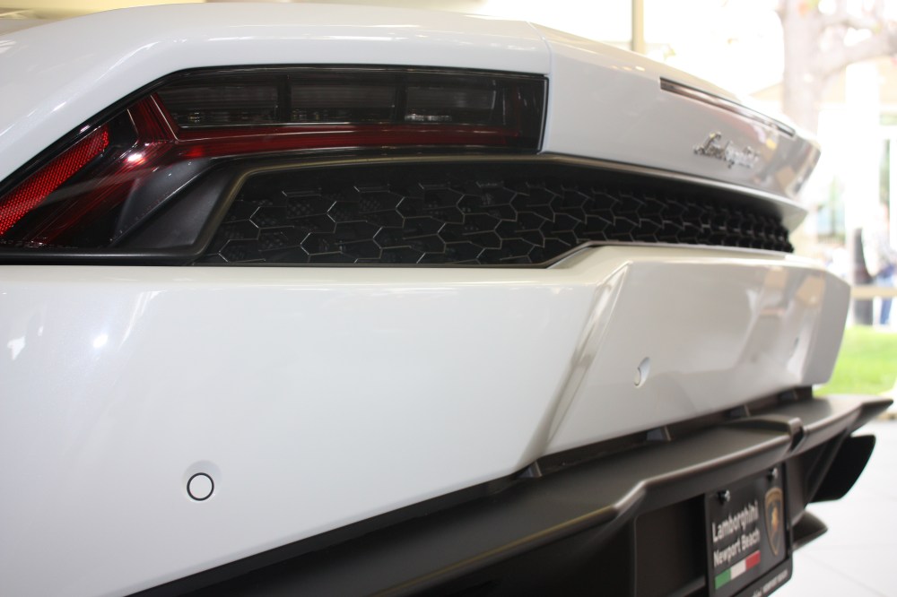 white huracon left tailight to right