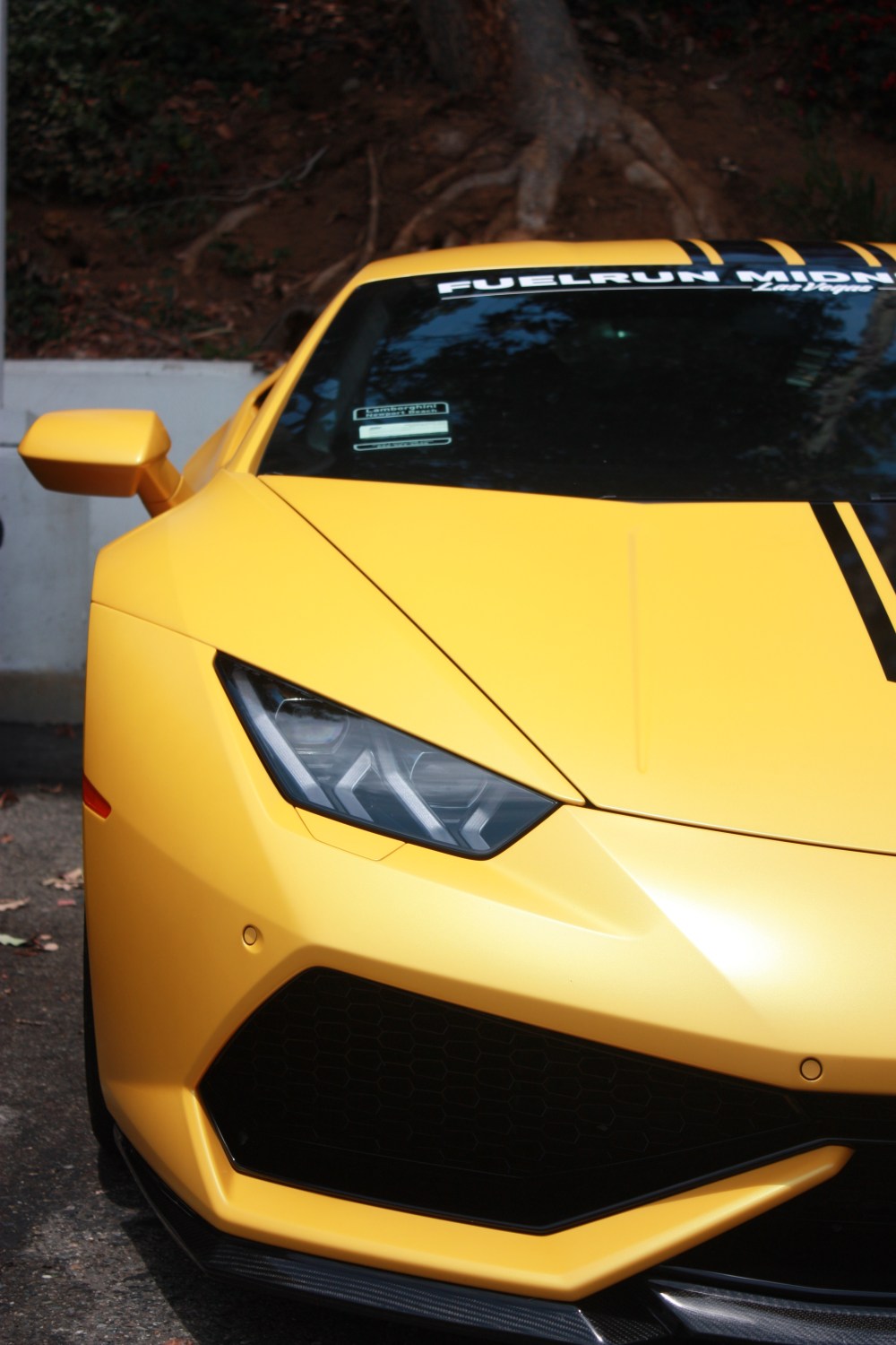 yellow on black huracan left headlight