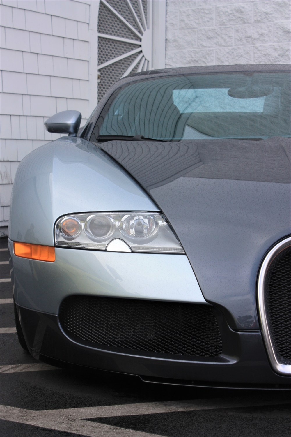 grey Veyron left headlight
