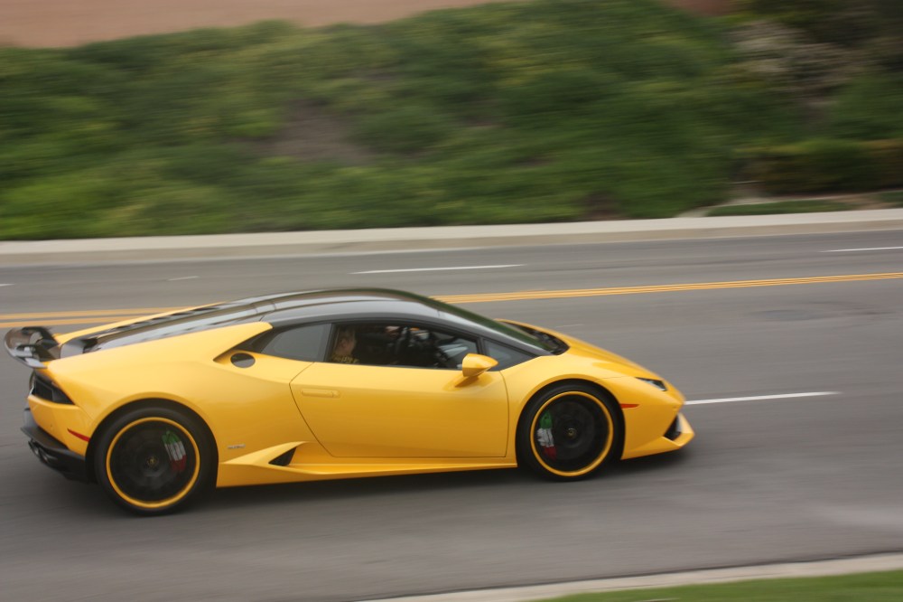 yellow huracan pan